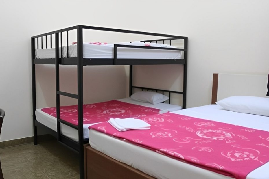 best girls hostel near ips multan 2025